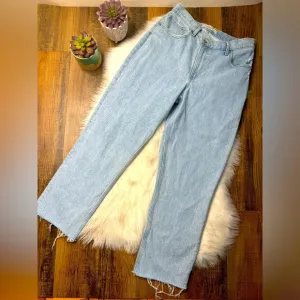 Abercrombie &amp; Fitch The 90s Striaght Ultra High Rise w Criss Cross Waistband
