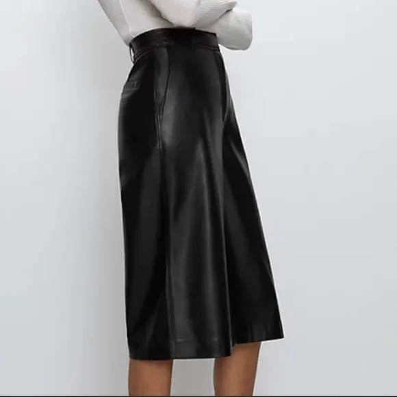 Aritzia Babaton Long Wide Leg Short Size 2
