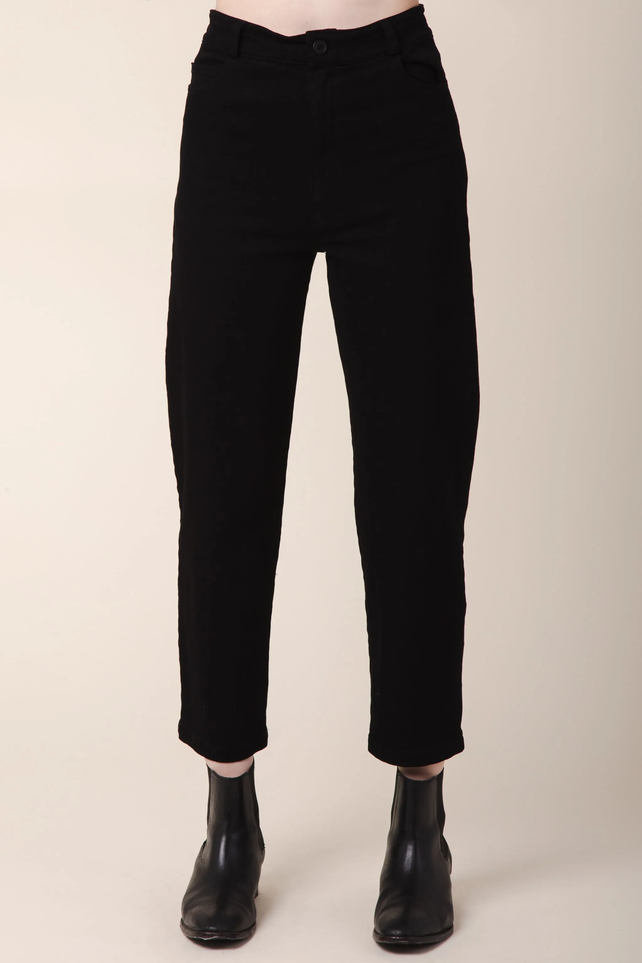 Barrel Jean in Black