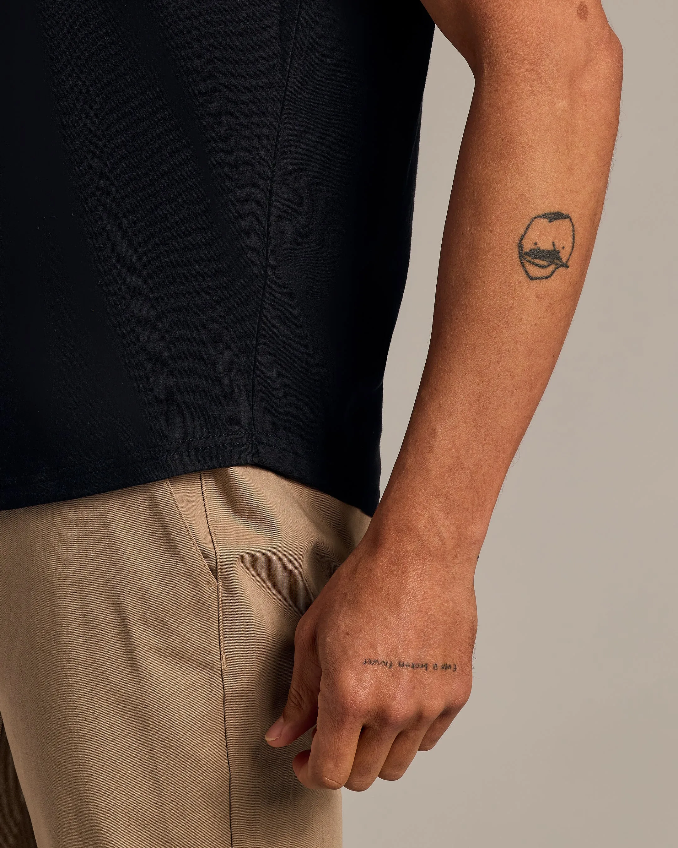 Black Short Sleeve Curved Hem Crew
