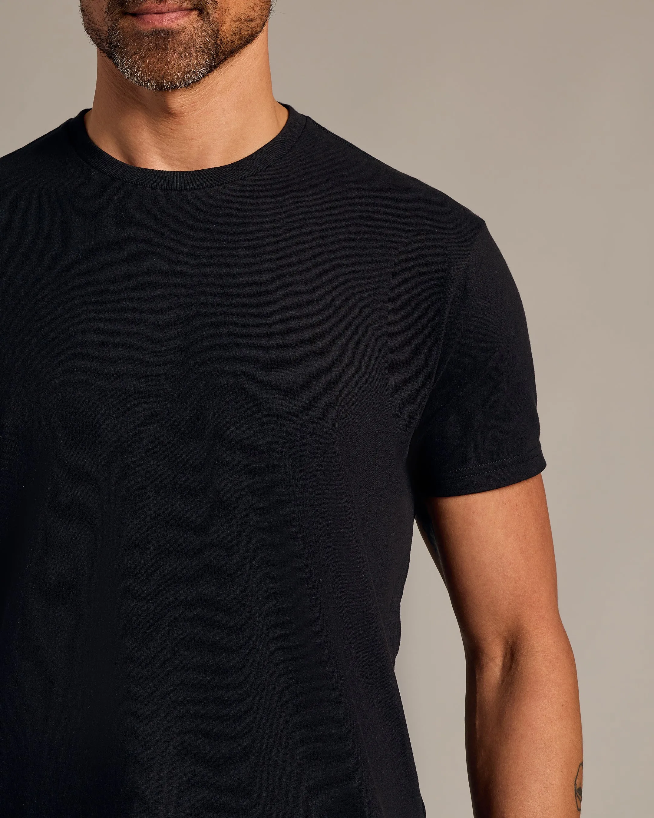 Black Short Sleeve Curved Hem Crew