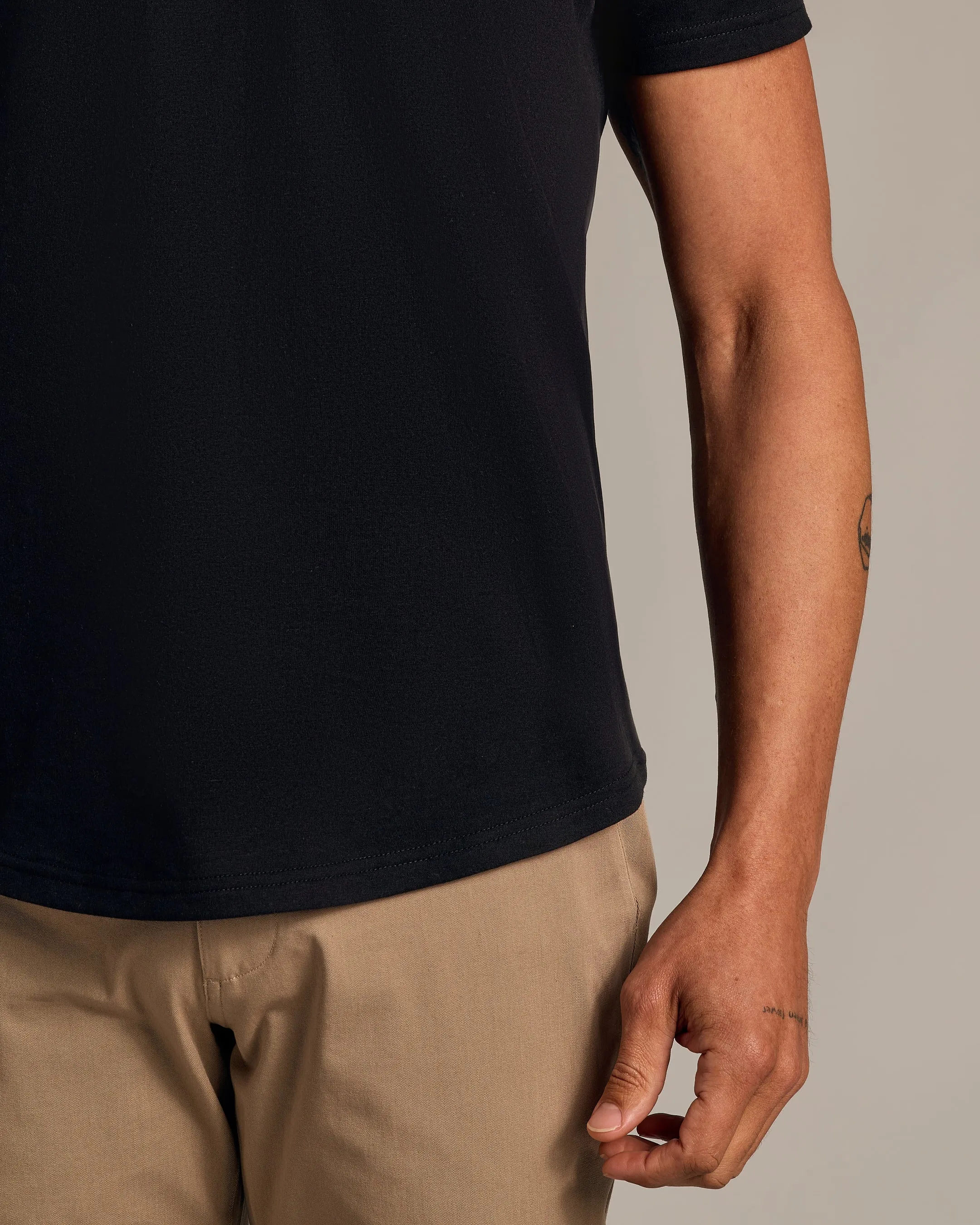 Black Short Sleeve Curved Hem Crew