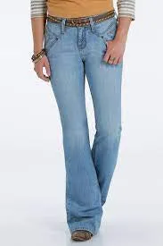 Cinch Women’s HANNAH Light Bareback Flare Leg Jean