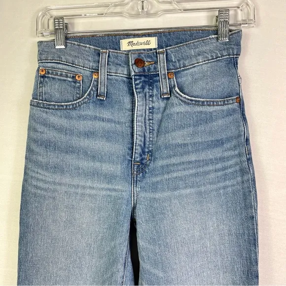 Classic Straight Jeans in Meadowland Wash