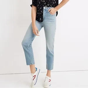 Classic Straight Jeans in Meadowland Wash