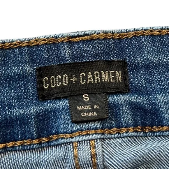 Coco   Carmen EverStretch Straight Jeans | Med Light Blue Wash | Size Small