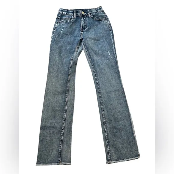 Coco   Carmen EverStretch Straight Jeans | Med Light Blue Wash | Size Small