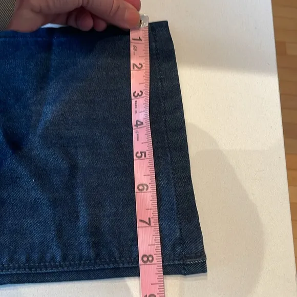 DL1961 Cindy Slim, Boot Cut Jeans, 4 Way Stretch, Dark Rinse, Size 28