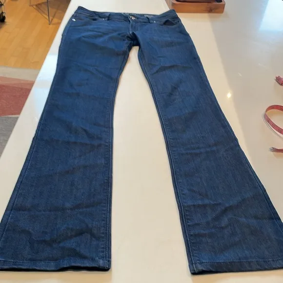 DL1961 Cindy Slim, Boot Cut Jeans, 4 Way Stretch, Dark Rinse, Size 28