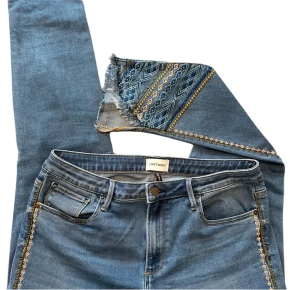 Driftwood, Jackie Embroidered high rise jeans Size 27