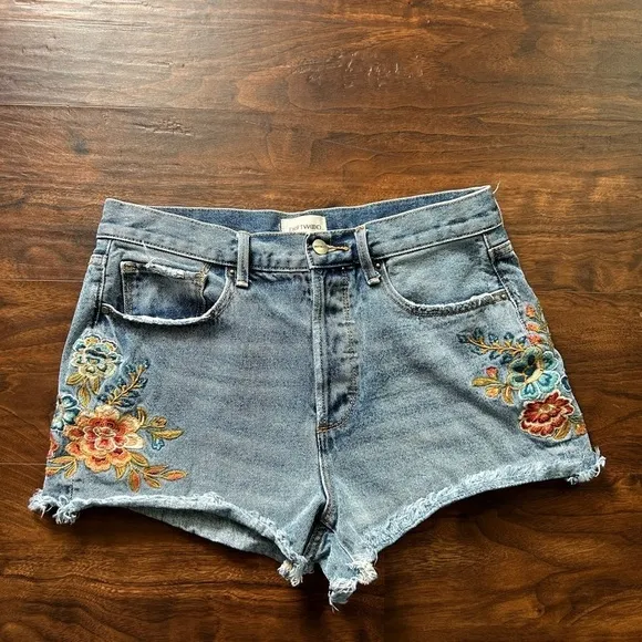Driftwood Maui Goldie Shorts Floral Embroidered Flowers Denim Size 28 3”