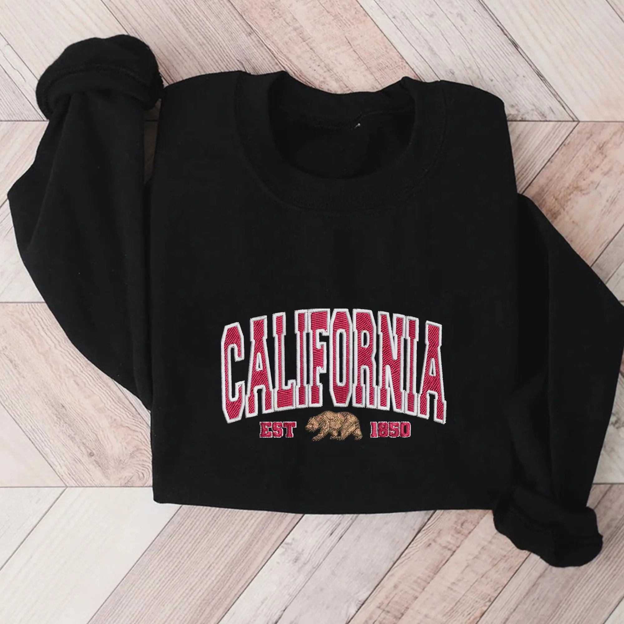 Embroidered California Bear Sweatshirt, California Crewneck Women, California Shirt for Women, California Crewneck, California Gifts