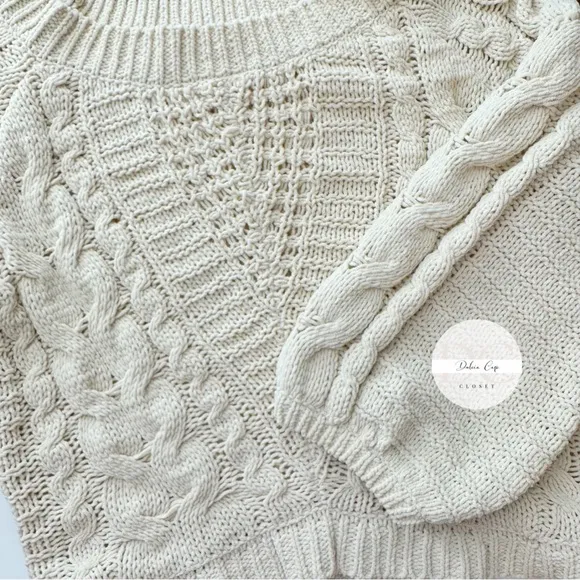 EXPRESS Cream Knit Sweater S