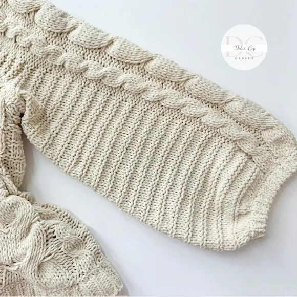 EXPRESS Cream Knit Sweater S
