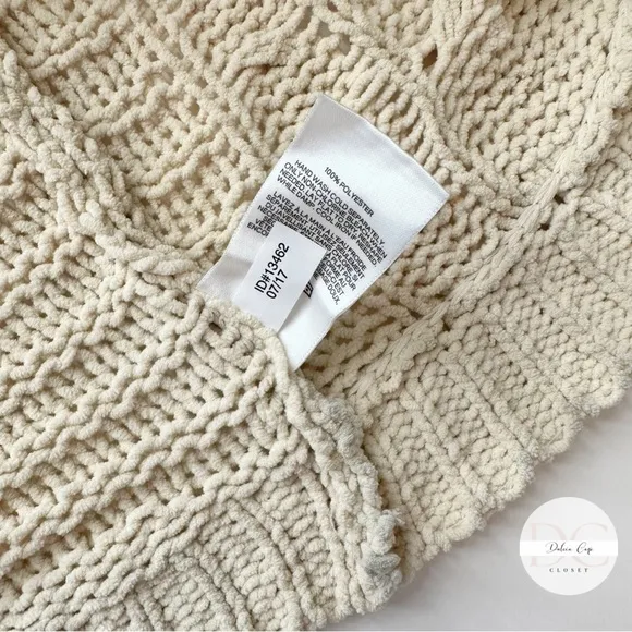 EXPRESS Cream Knit Sweater S