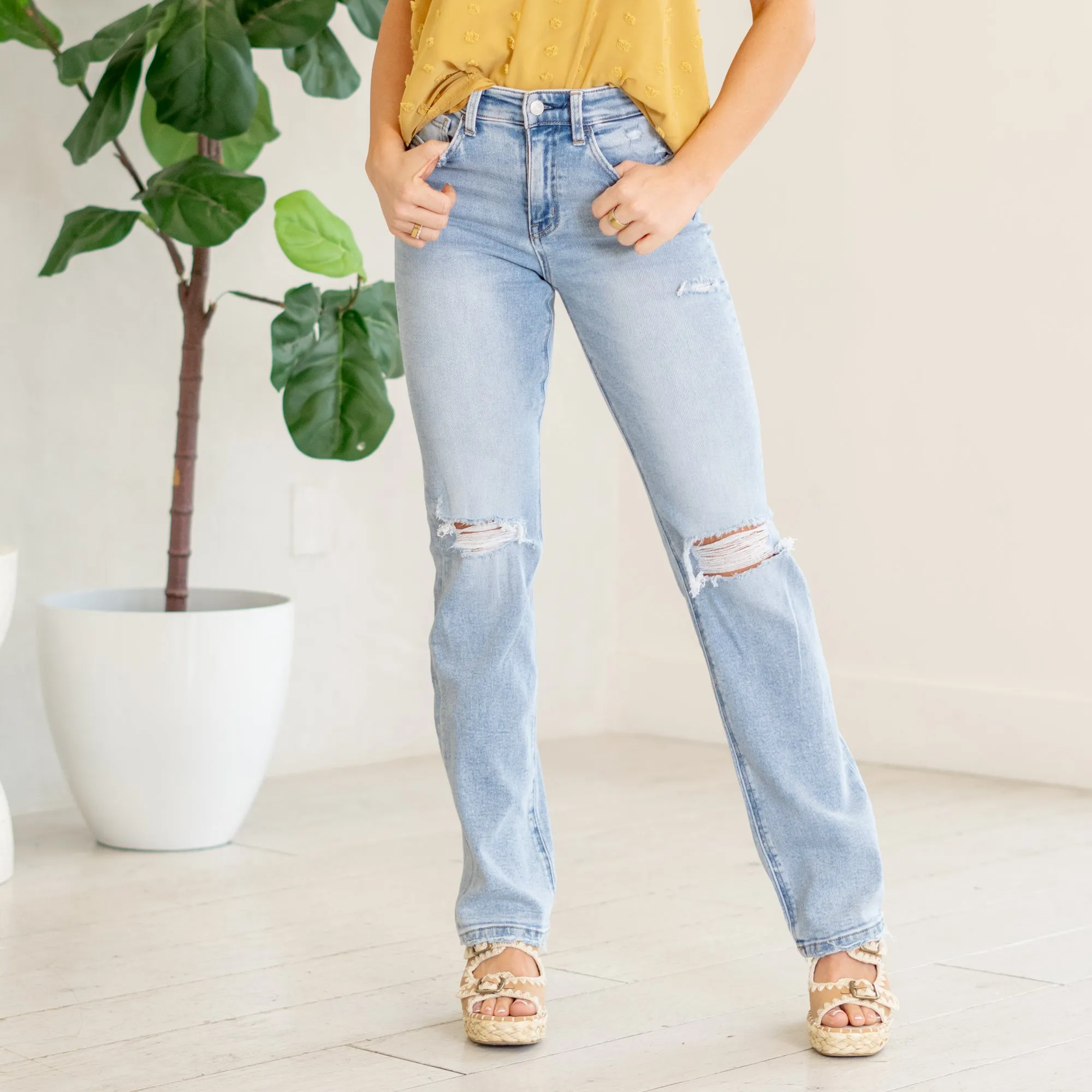 Finesse High Rise Straight Leg