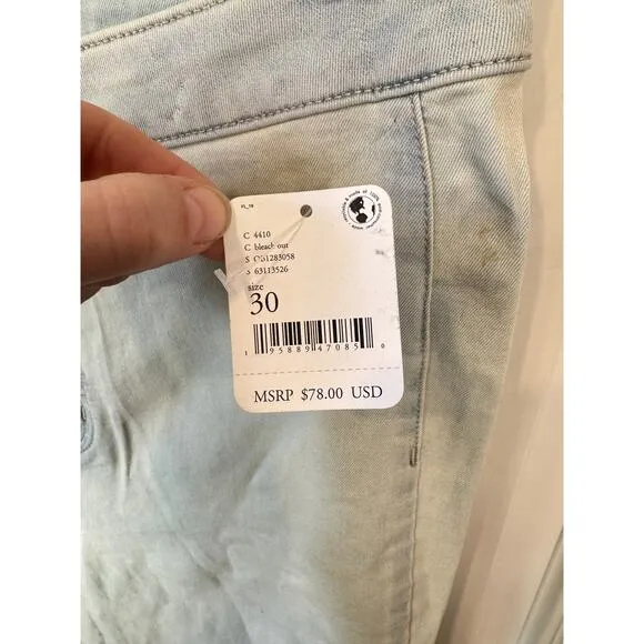 FREE PEOPLE NWT Light Wash High Rise Youthquake Cropped Flare Jeans Size 30