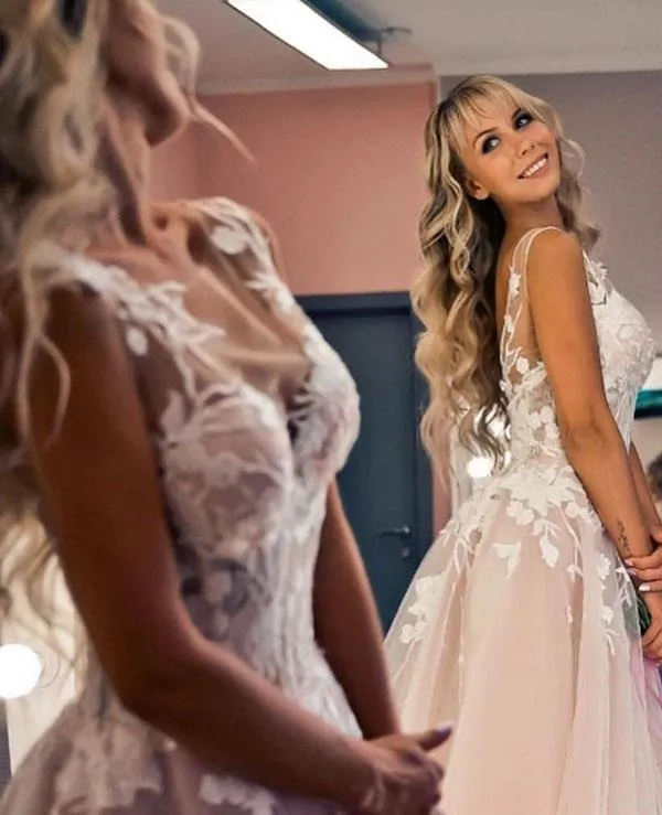 Gorgeous Tulle A-line Backless Boho Floral Appliques Beach Wedding Dresses, SW296