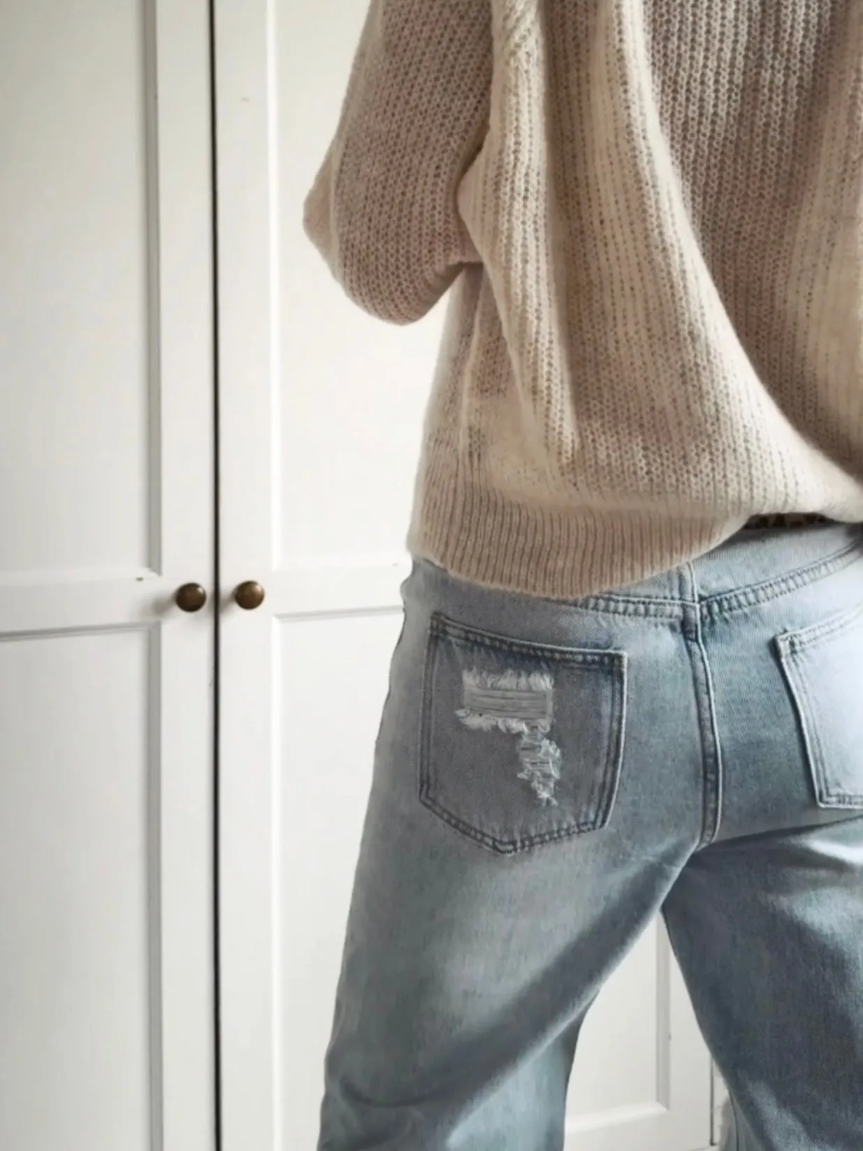 JEANS STRAIGHT MID WAIST RIPPED - LIGHT BLUE