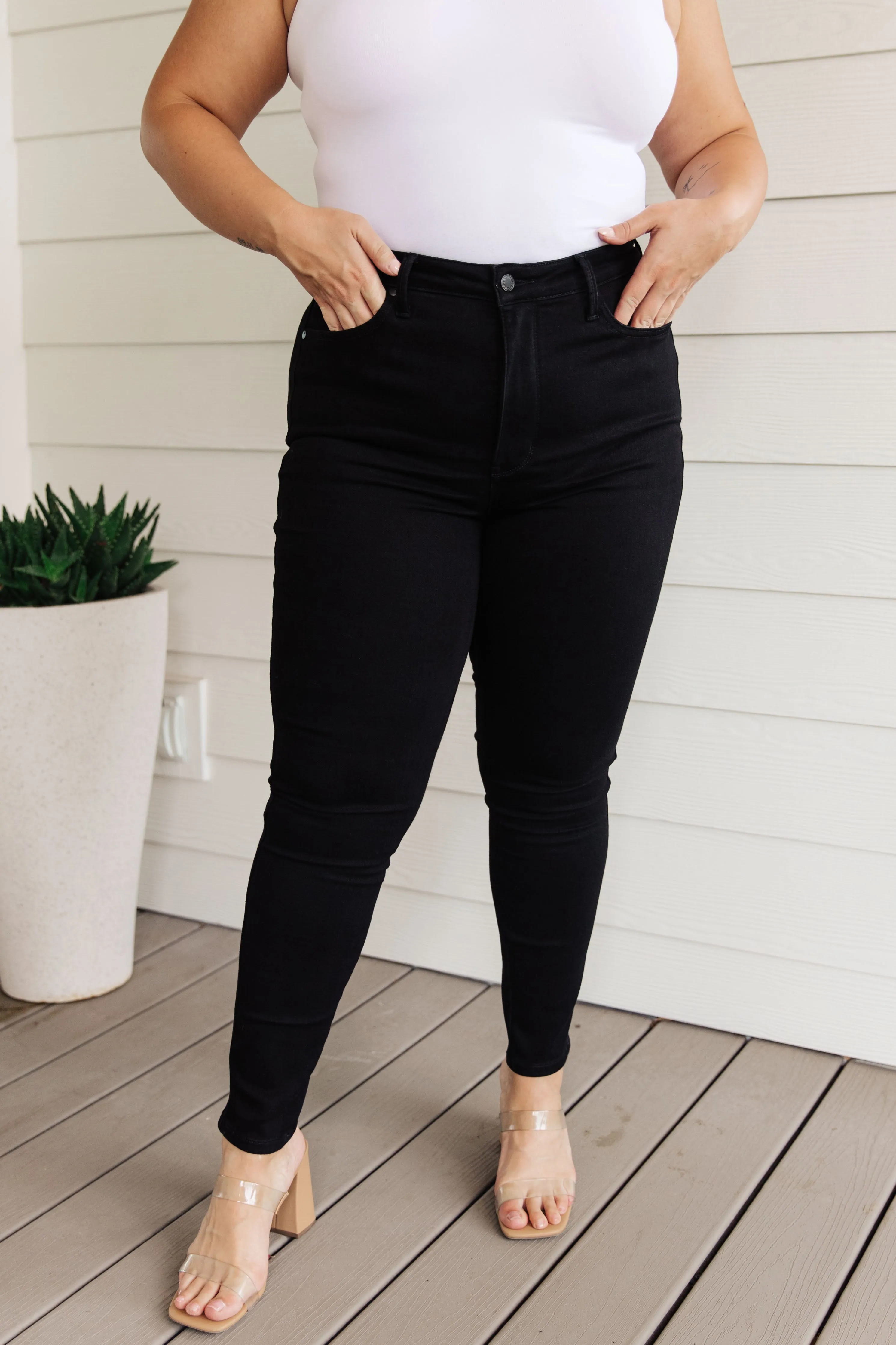 JUDY BLUE Audrey High Rise Control Top Classic Skinny Jeans in Black