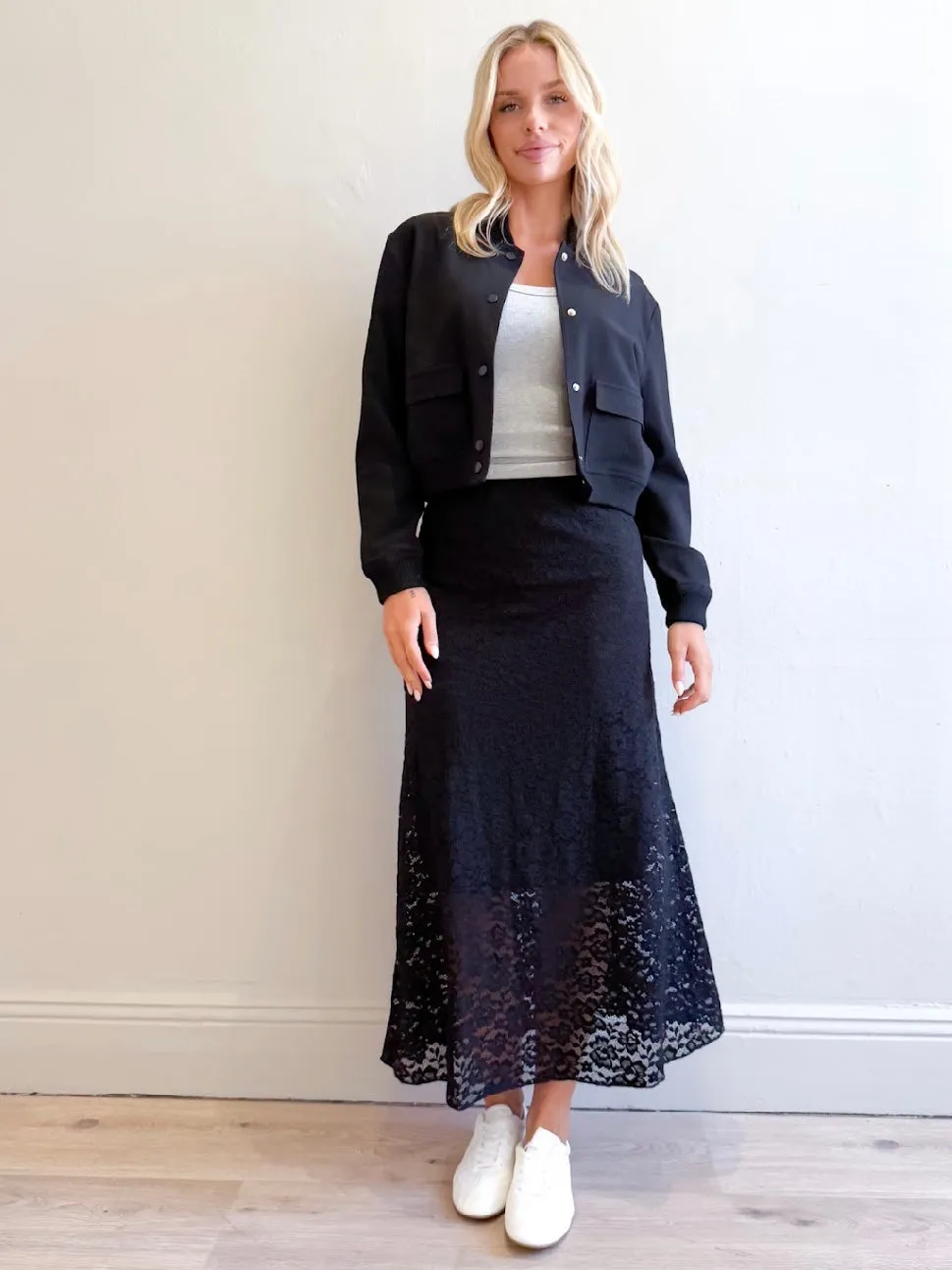Lace Maxi Skirt : Black