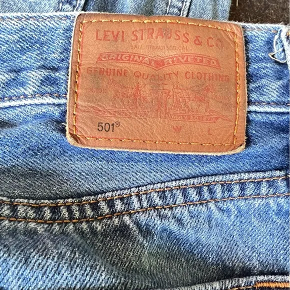 Levi’s loose fit high waist jeans 27 x 30 boy mom dad