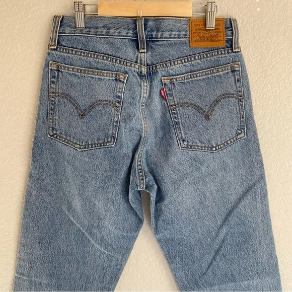 Levi’s Premium Wedgie Frayed Hem Light Wash Jeans