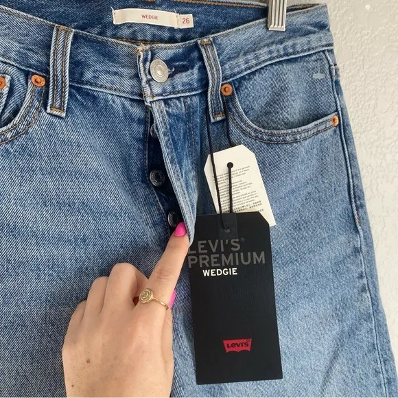 Levi’s Premium Wedgie Frayed Hem Light Wash Jeans