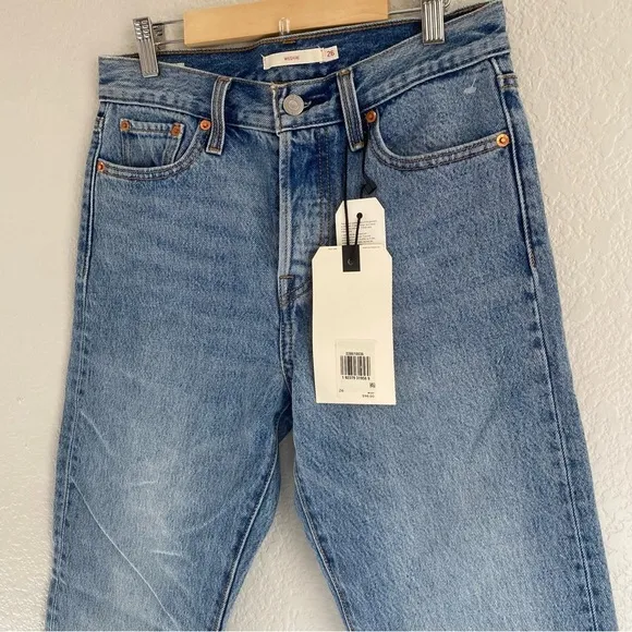 Levi’s Premium Wedgie Frayed Hem Light Wash Jeans