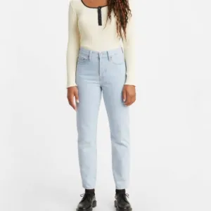 Levi’s Wedgie jeans icon fit size 28 button fly light wash