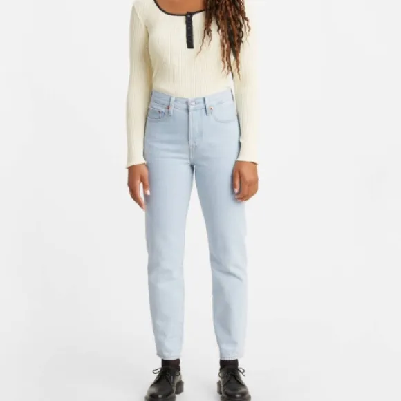 Levi’s Wedgie jeans icon fit size 28 button fly light wash