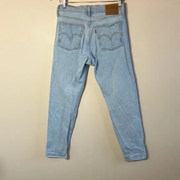 Levi’s Wedgie jeans icon fit size 28 button fly light wash