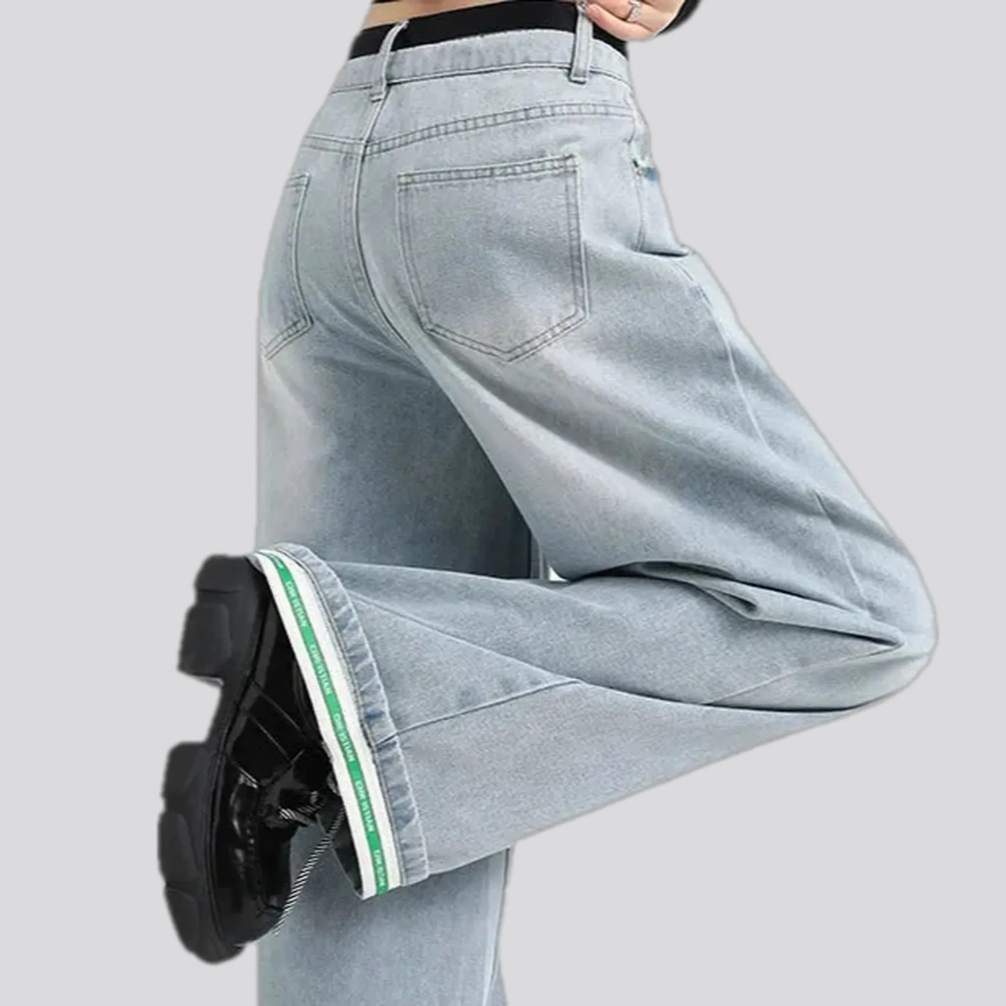 Light pattern baggy jeans for women