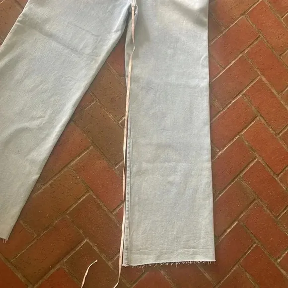 Light Wash Vibrant Jeans 30‎