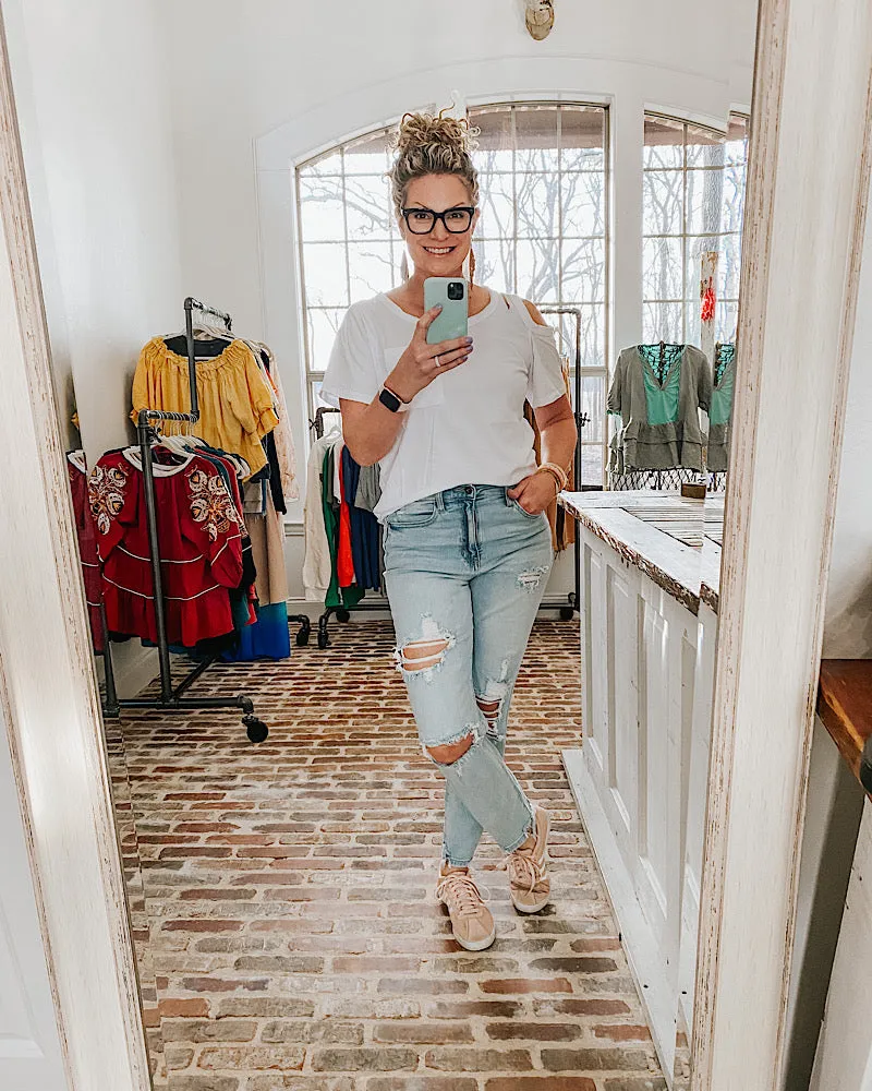 Long live the 90s Distressed Jeans