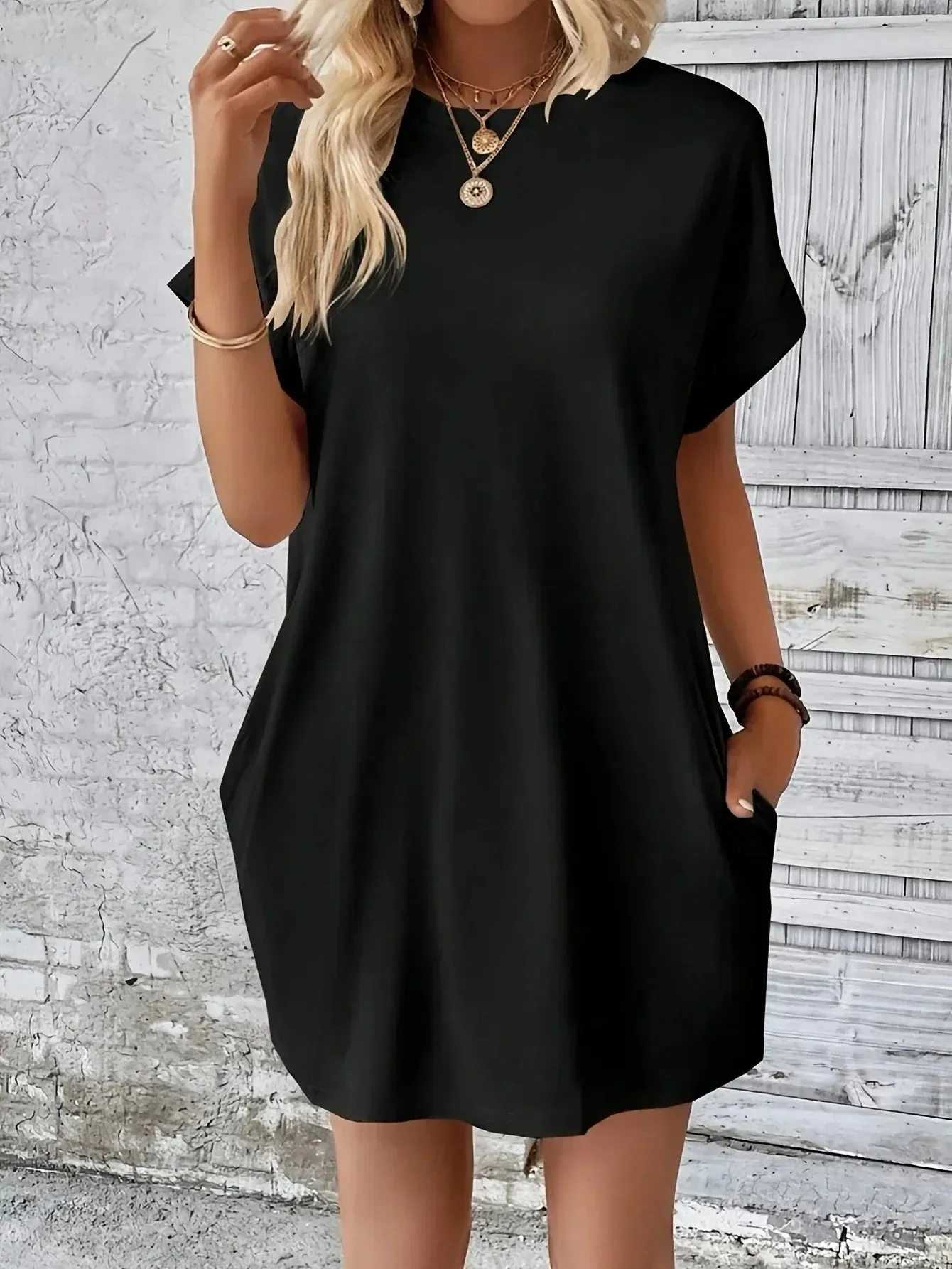 Mercedes® | Relaxed and timeless summer dress