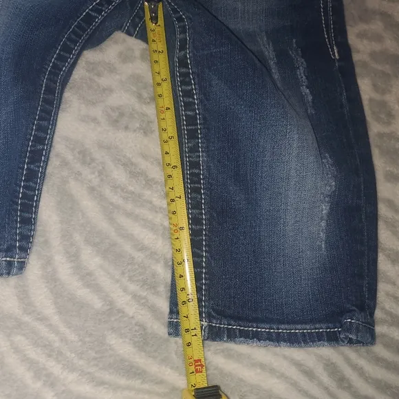 Miss Me Bermuda blue jean shorts sz 27 pre-owned excellent condition..