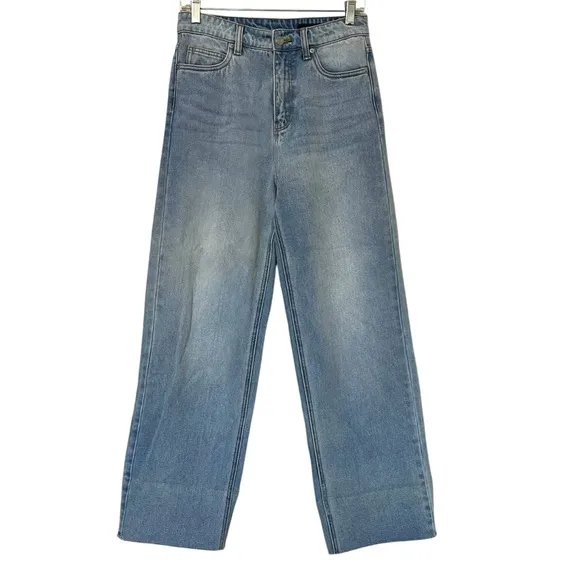 Mo&amp;Co cropped wide-leg jeans in light blue size 27.