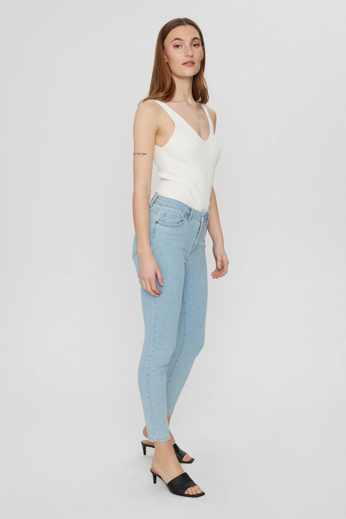 NUSIDNEY CROPPED JEANS - Light Blue Denim
