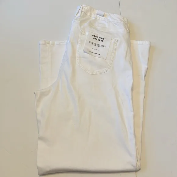 NWT- GOOD WAIST PALAZZO JEANS- White- Size 14/32