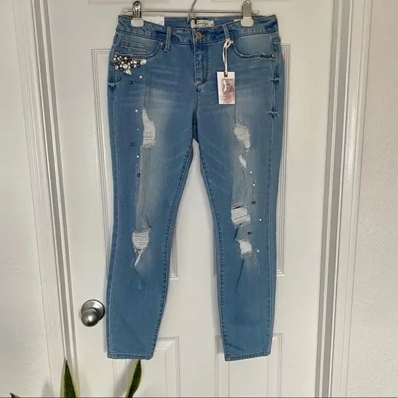 NWT Jessica Simpson Kiss Me Ankle Skinny Distressed Embellished Jean