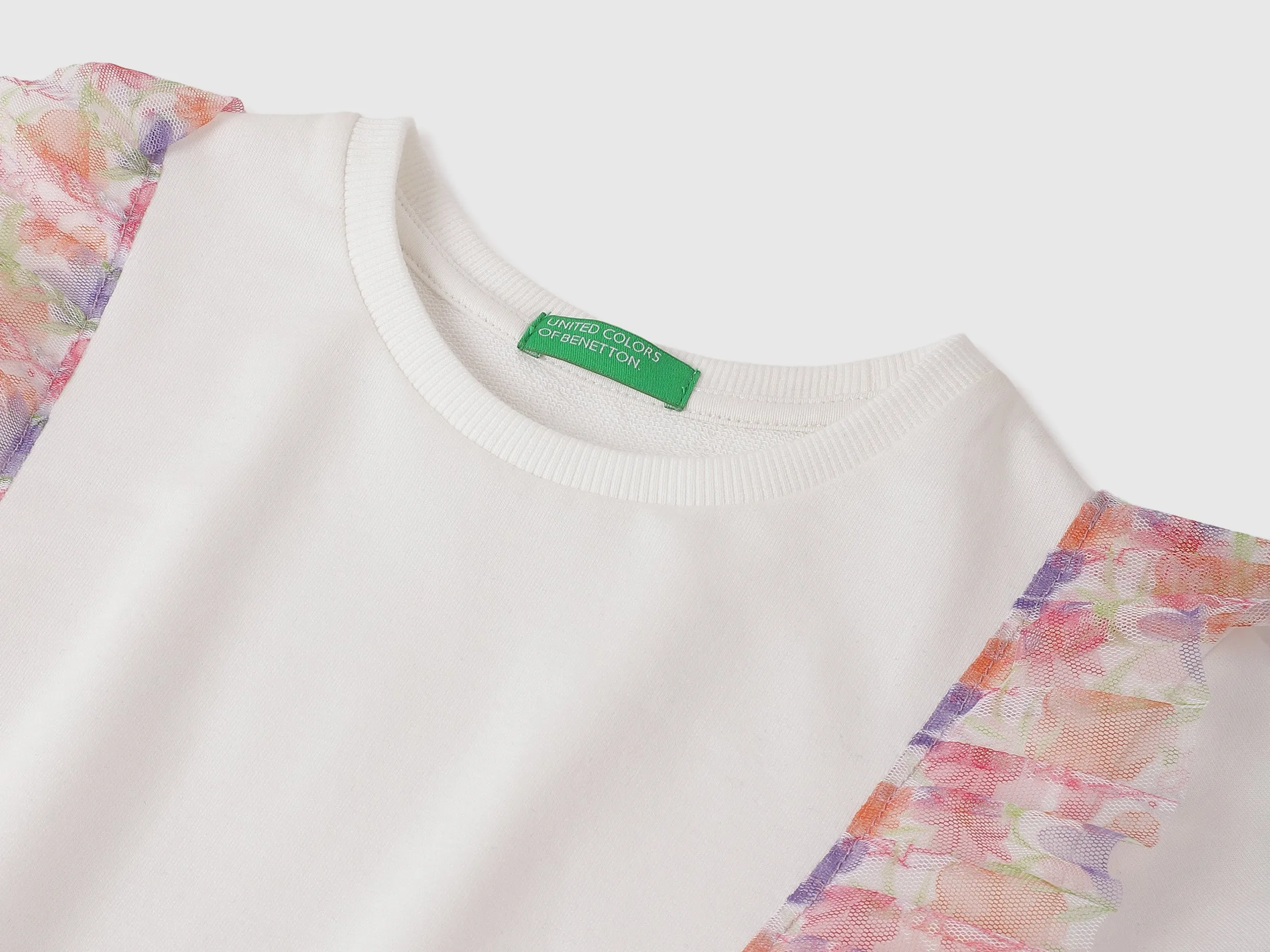 Regular Fit Round Neck Solid Sweatshirts