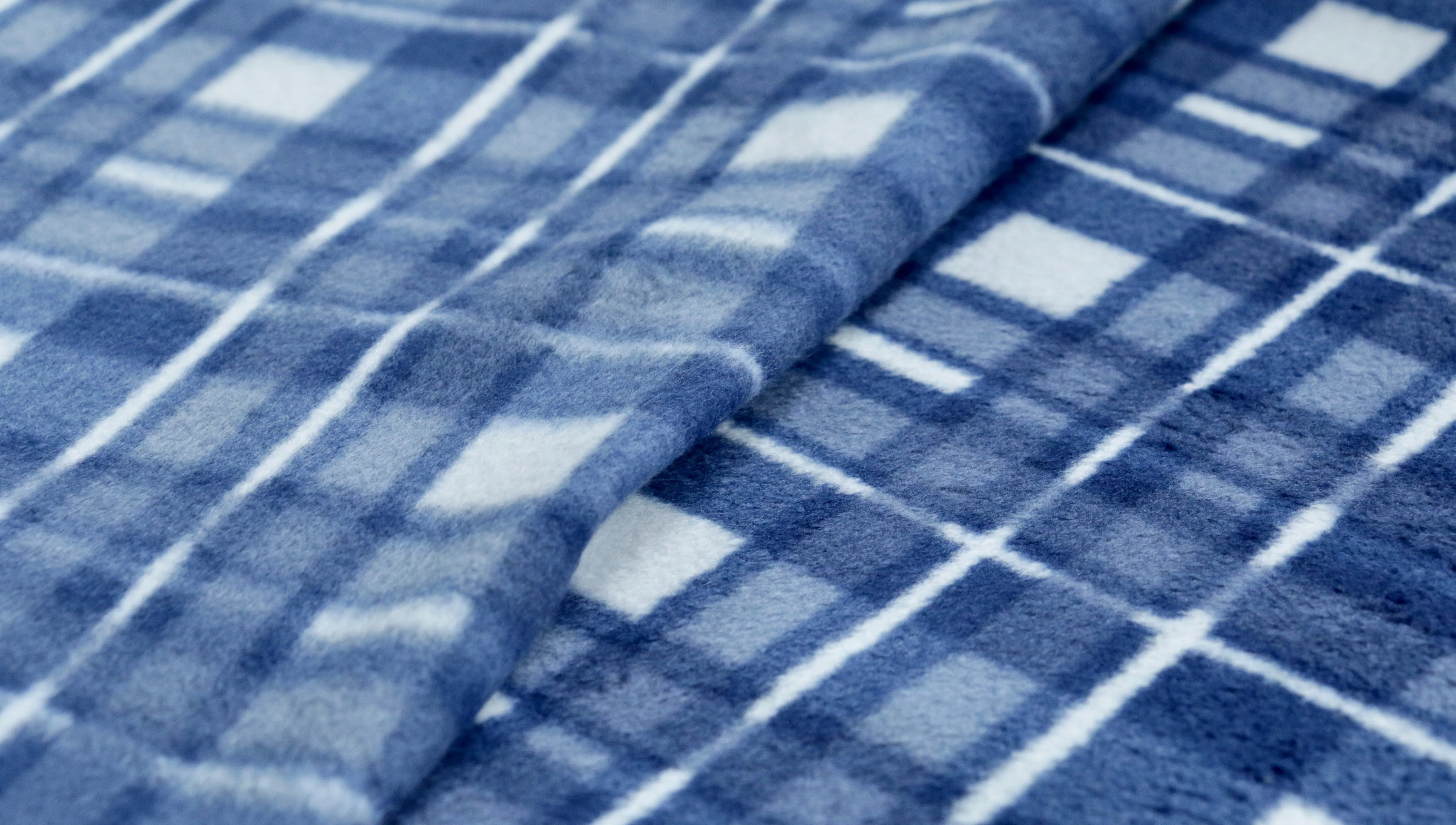 REMNANT 0.35m x 1.50m - FLEECE FABRIC - Blue & White Check Design - Medium Weight