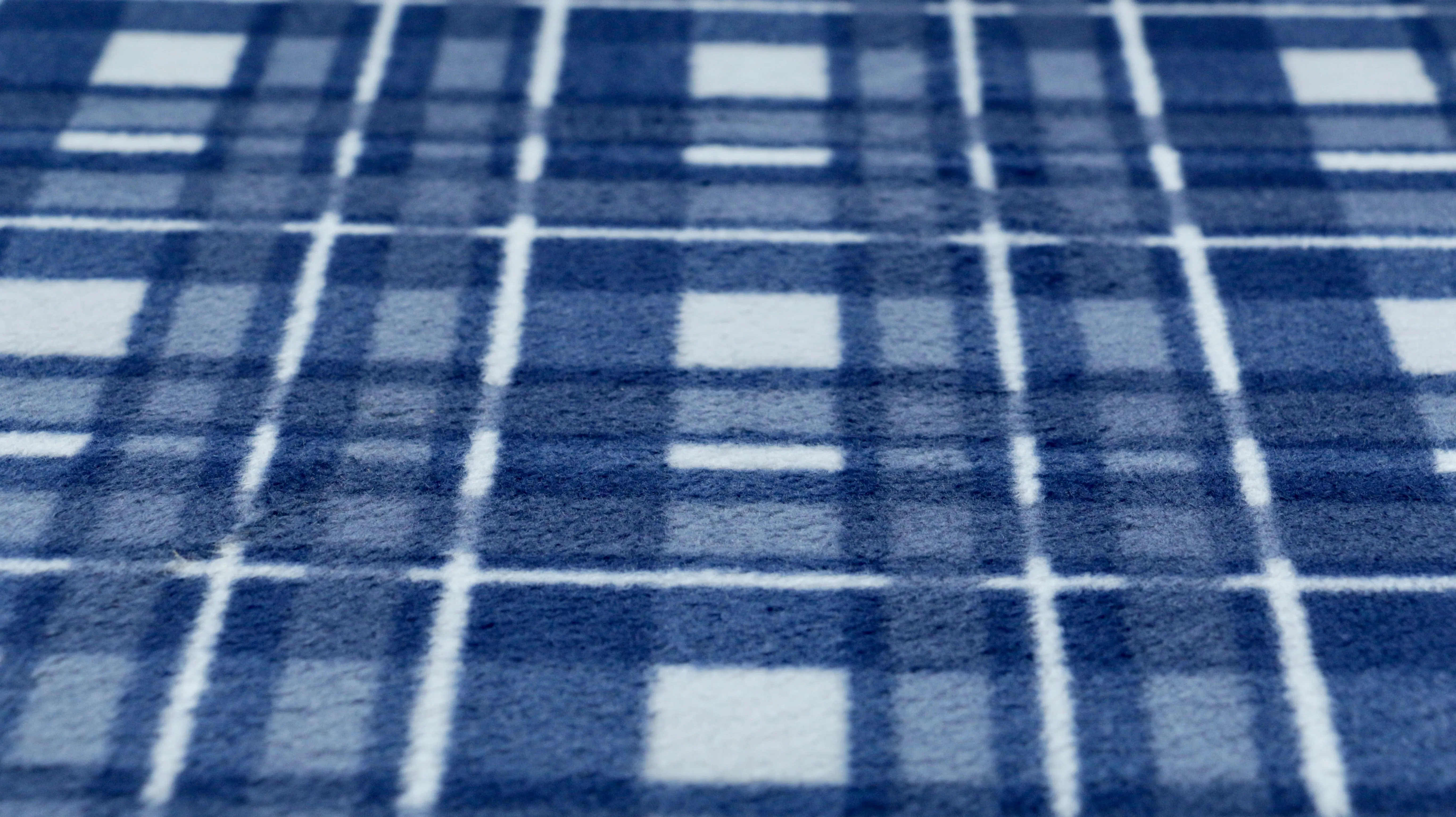 REMNANT 0.35m x 1.50m - FLEECE FABRIC - Blue & White Check Design - Medium Weight