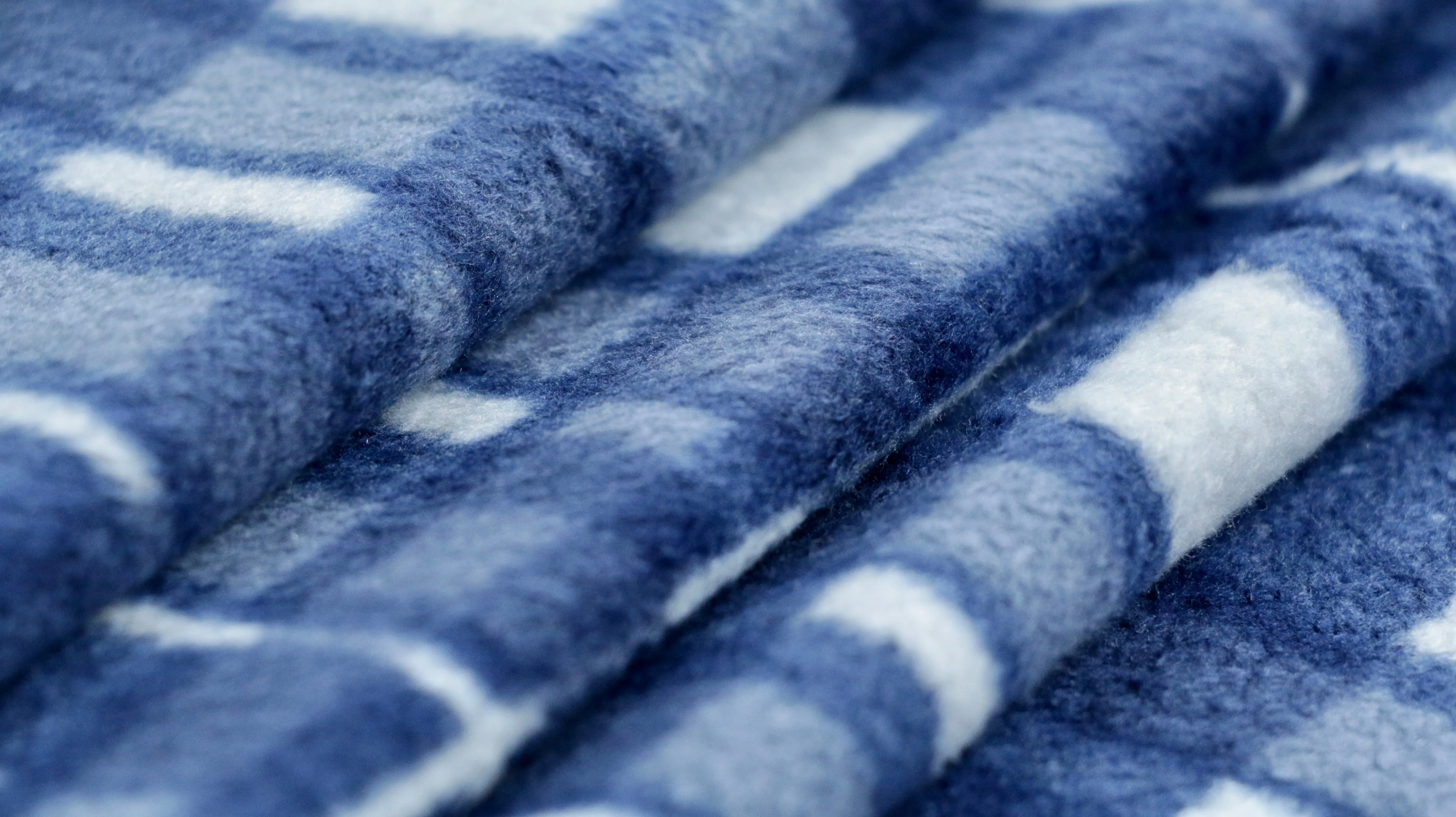 REMNANT 0.35m x 1.50m - FLEECE FABRIC - Blue & White Check Design - Medium Weight