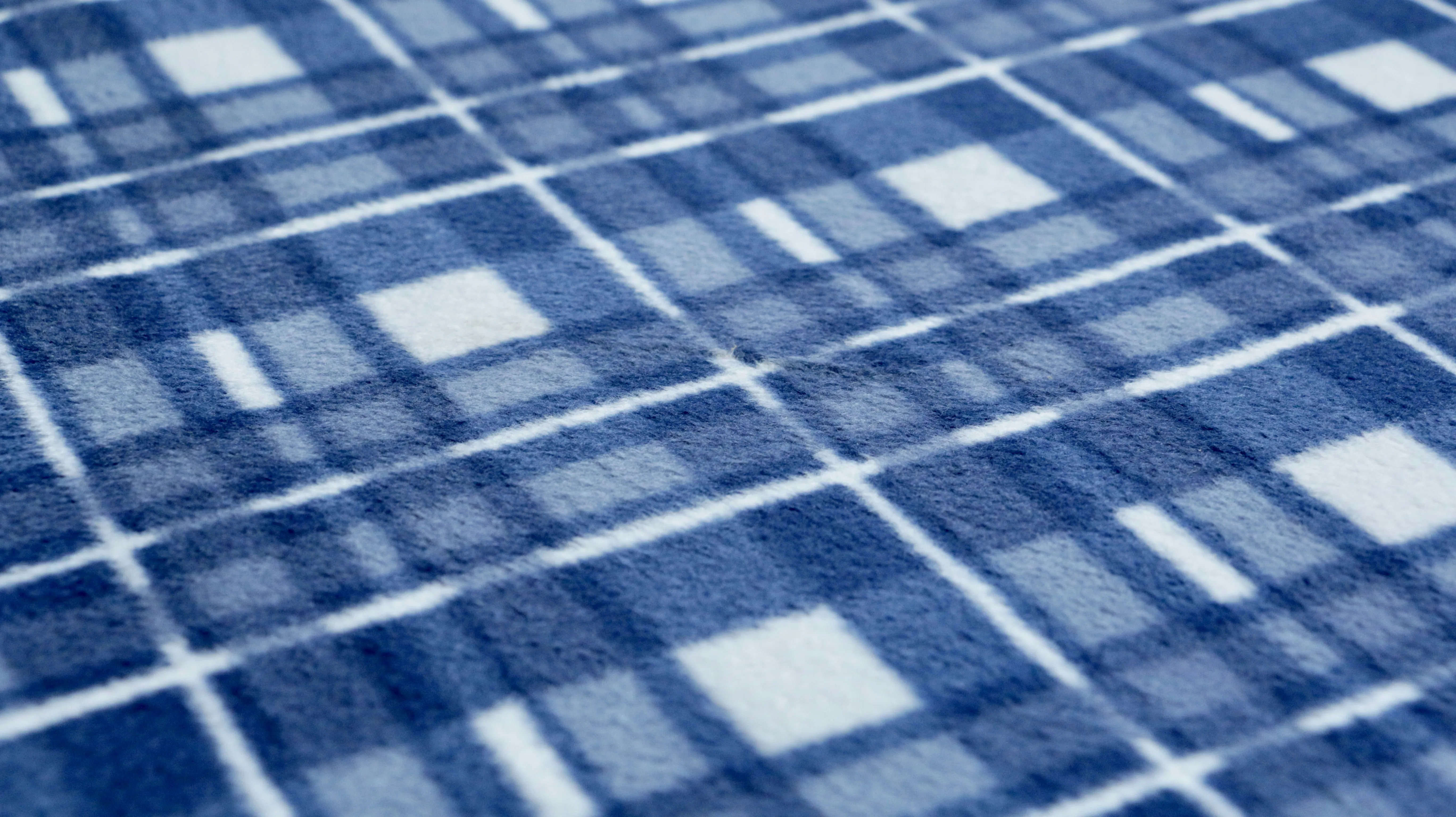 REMNANT 0.35m x 1.50m - FLEECE FABRIC - Blue & White Check Design - Medium Weight