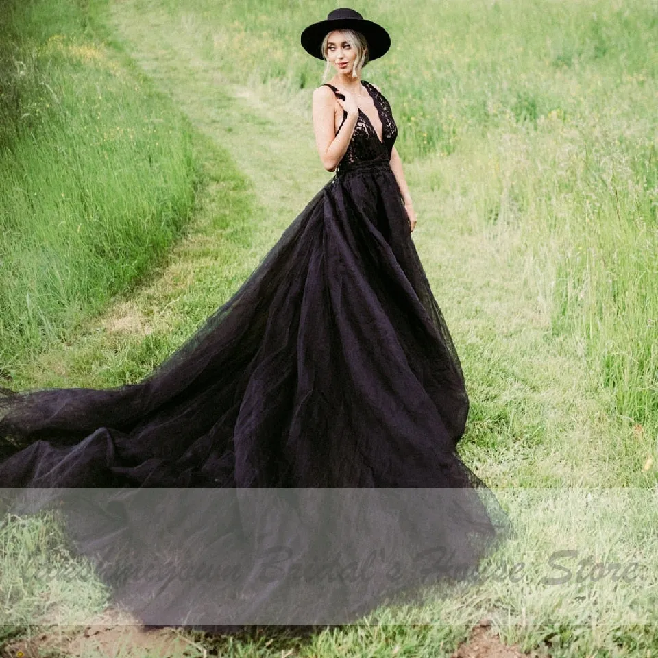 Roycebridal Lakshmigown Gothic Black Wedding Dress 2021 Robe Blanche Sexy Bridal Dress Lace Bodice Boho Country Style Wedding Gown Open Back