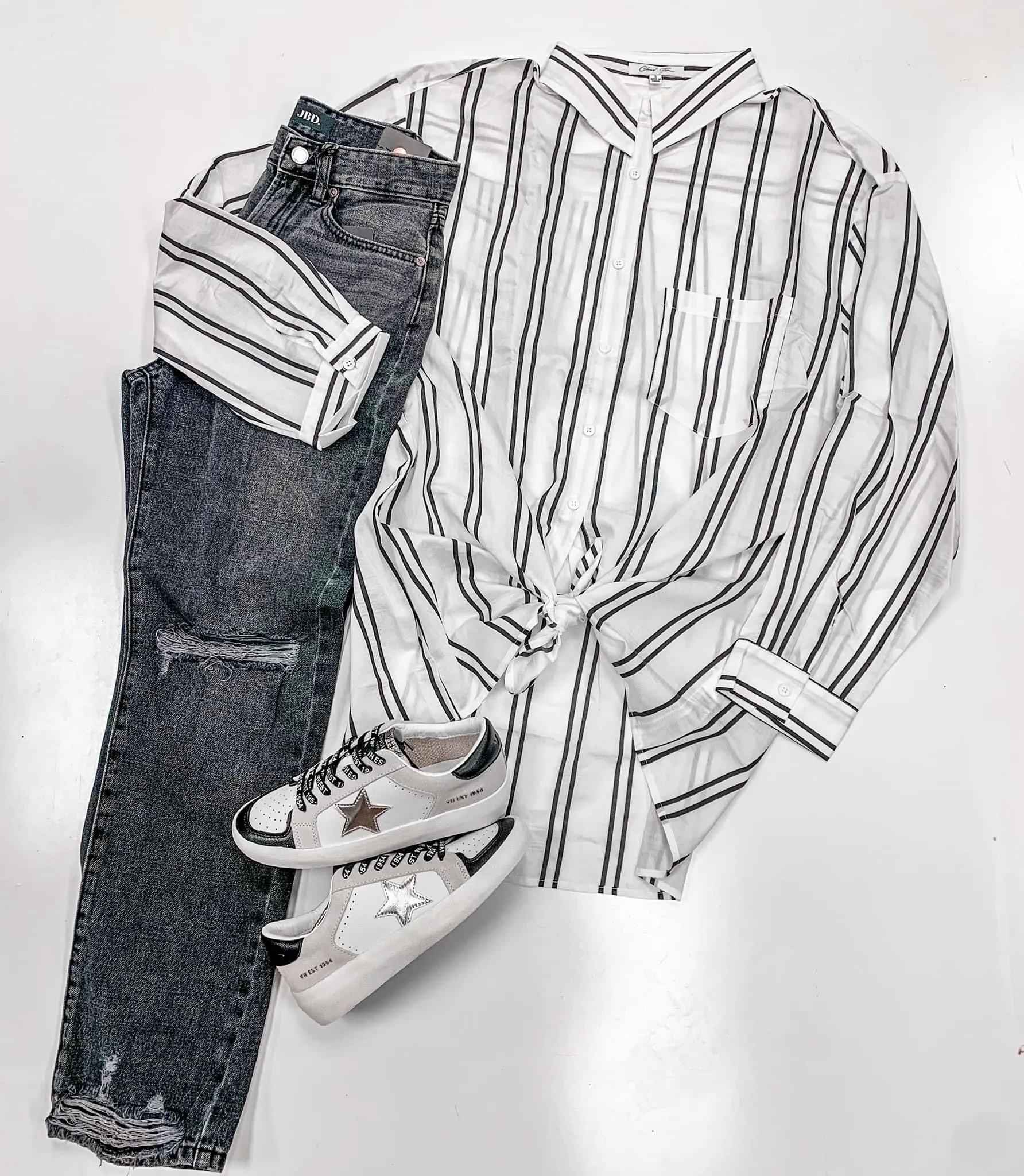 Sahara Loose Straight Distressed Jeans