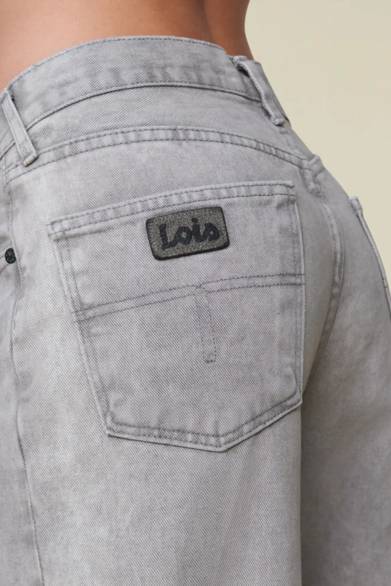 SKATER LOOSE JEANS - GREY SNOW