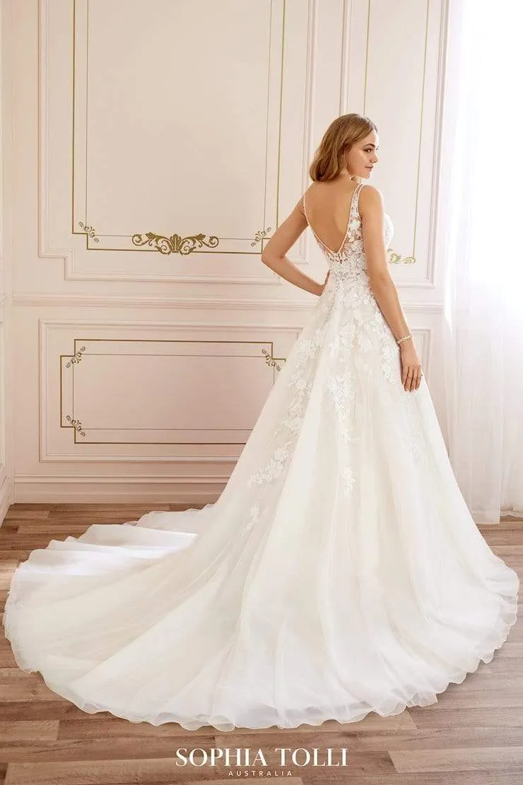 Sophia Tolli: Y22049 - Evelyn
